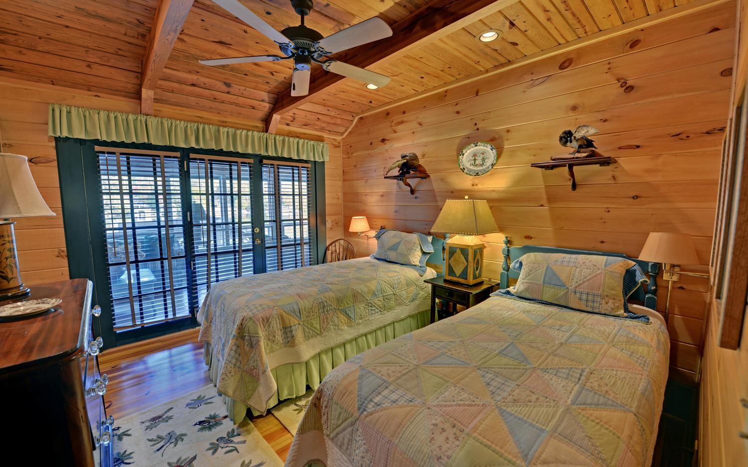 82 Macon Ln, Tiger, GA 30576 photo 8