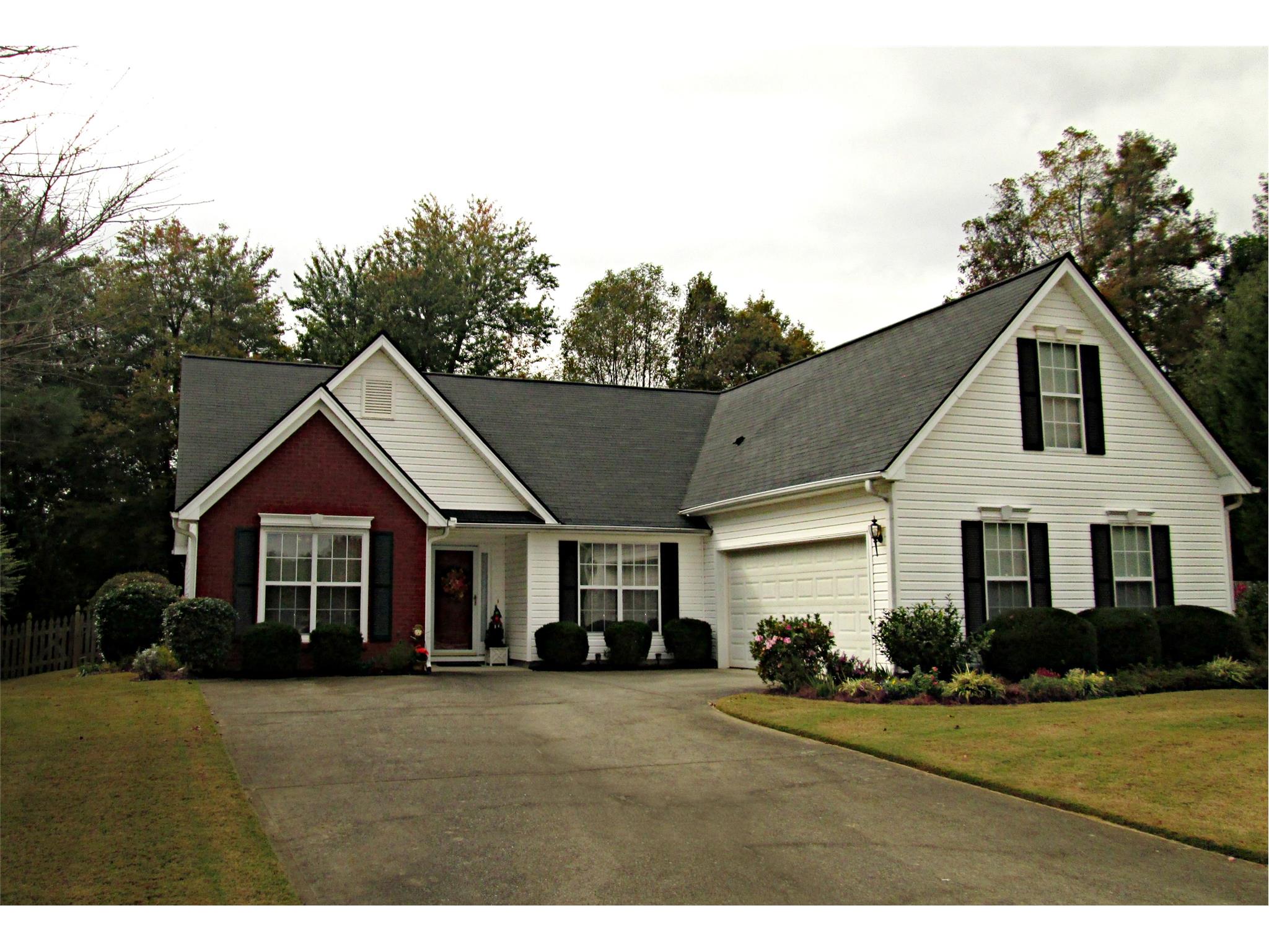 3230 Hampton Trace Ct, Buford, GA 30519 photo 1