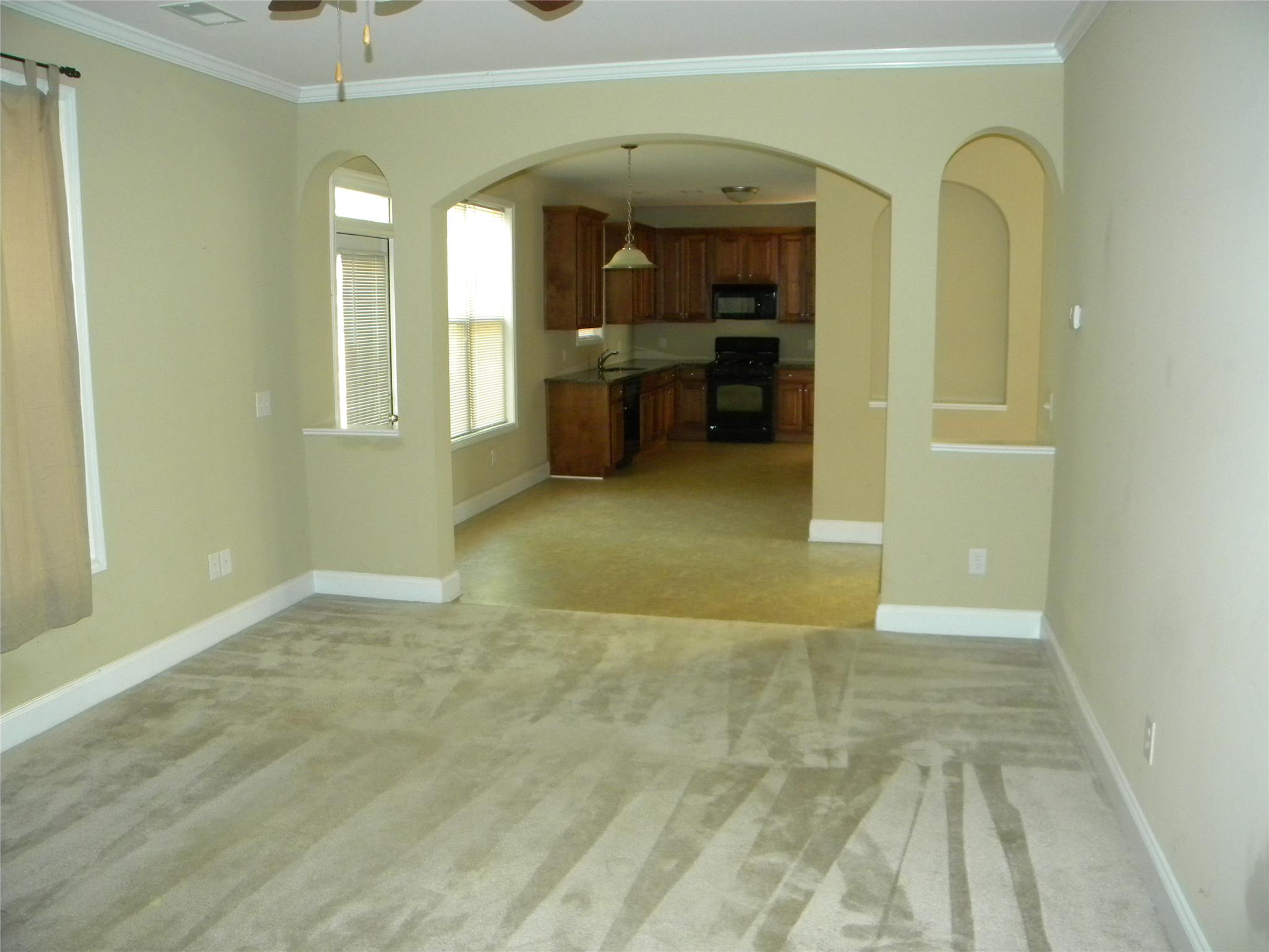 462 Cooper Cir, Winder, GA 30680 photo 2