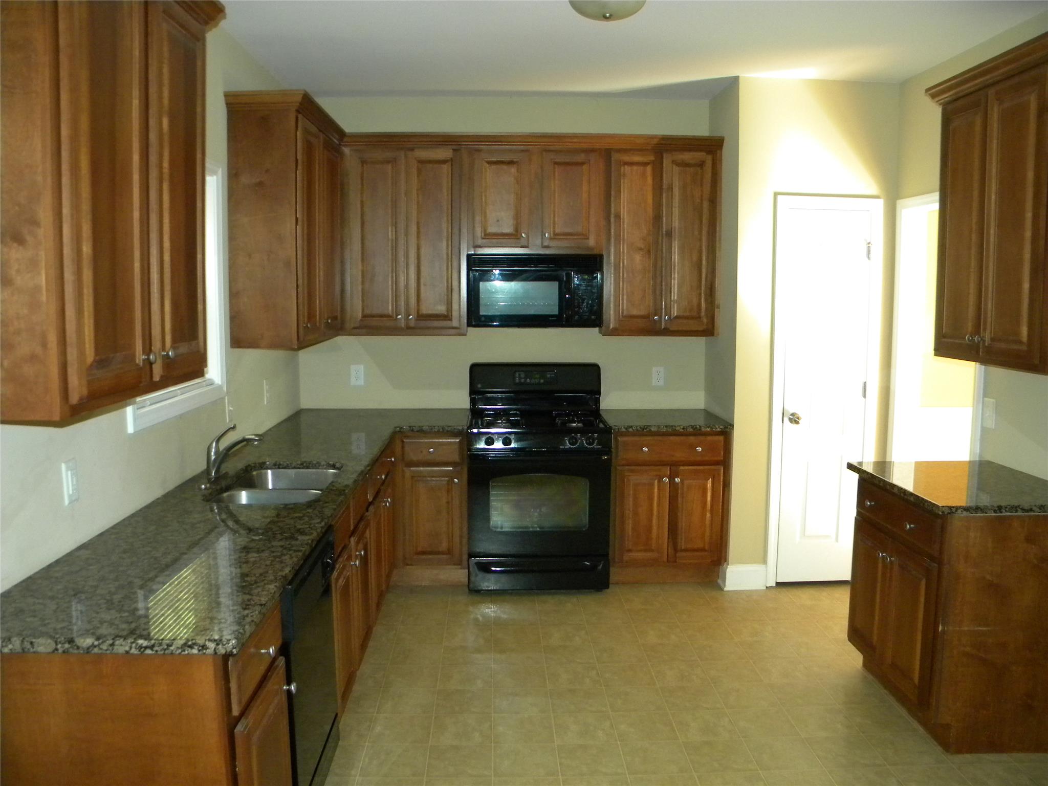 462 Cooper Cir, Winder, GA 30680 photo 6