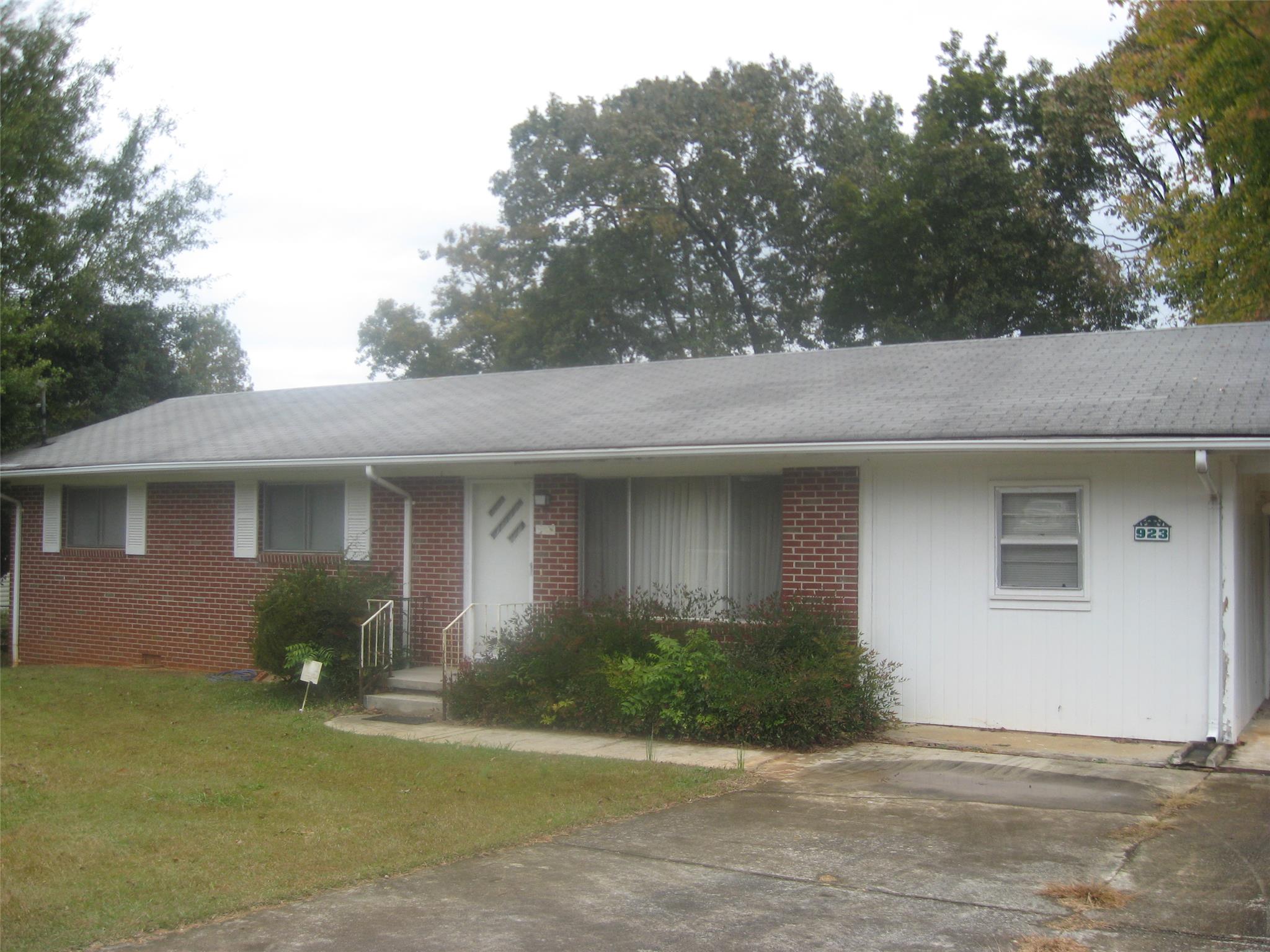 923 Skyline Dr, Toccoa, GA 30577 photo 2
