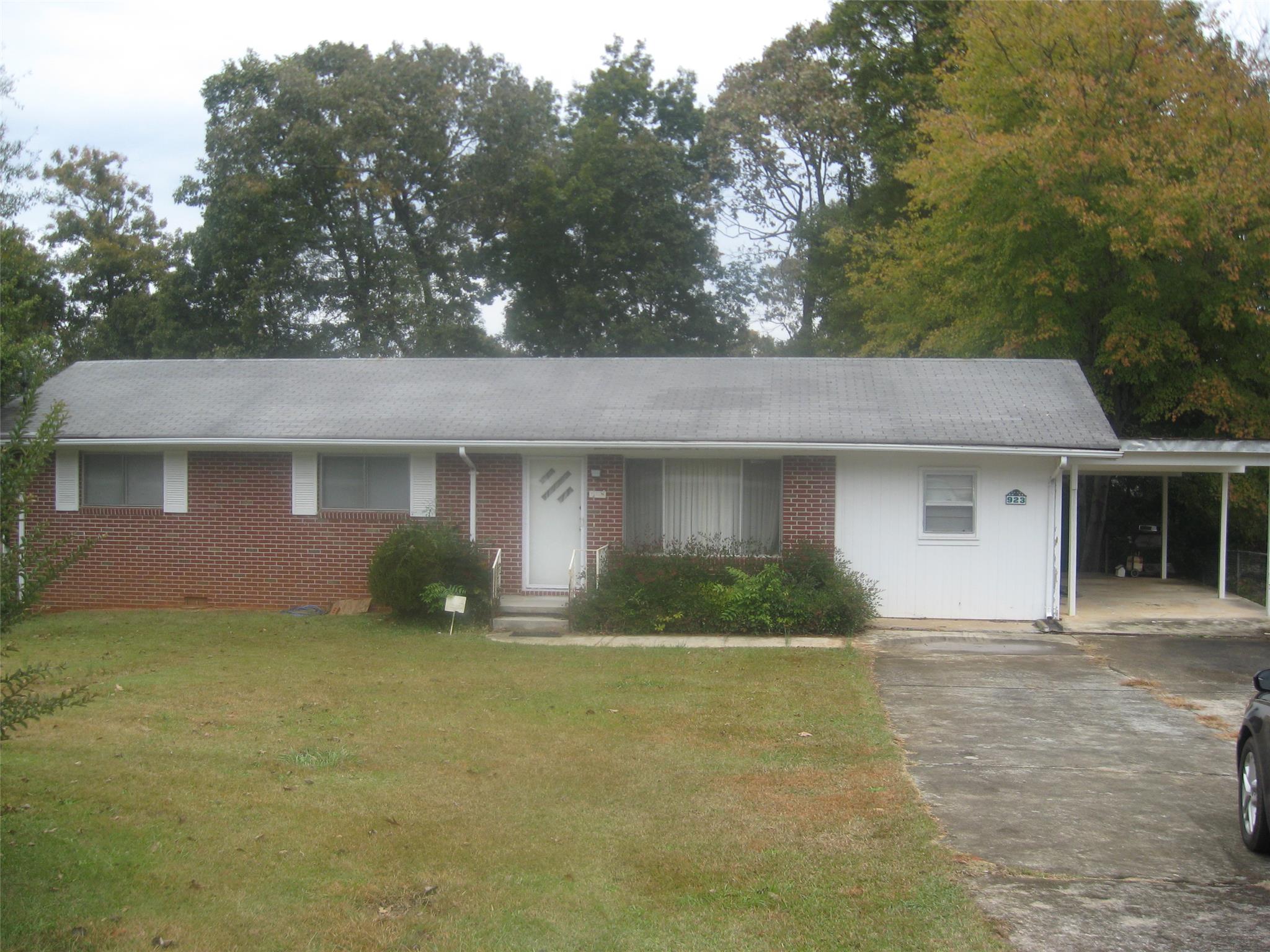 923 Skyline Dr, Toccoa, GA 30577 photo 1