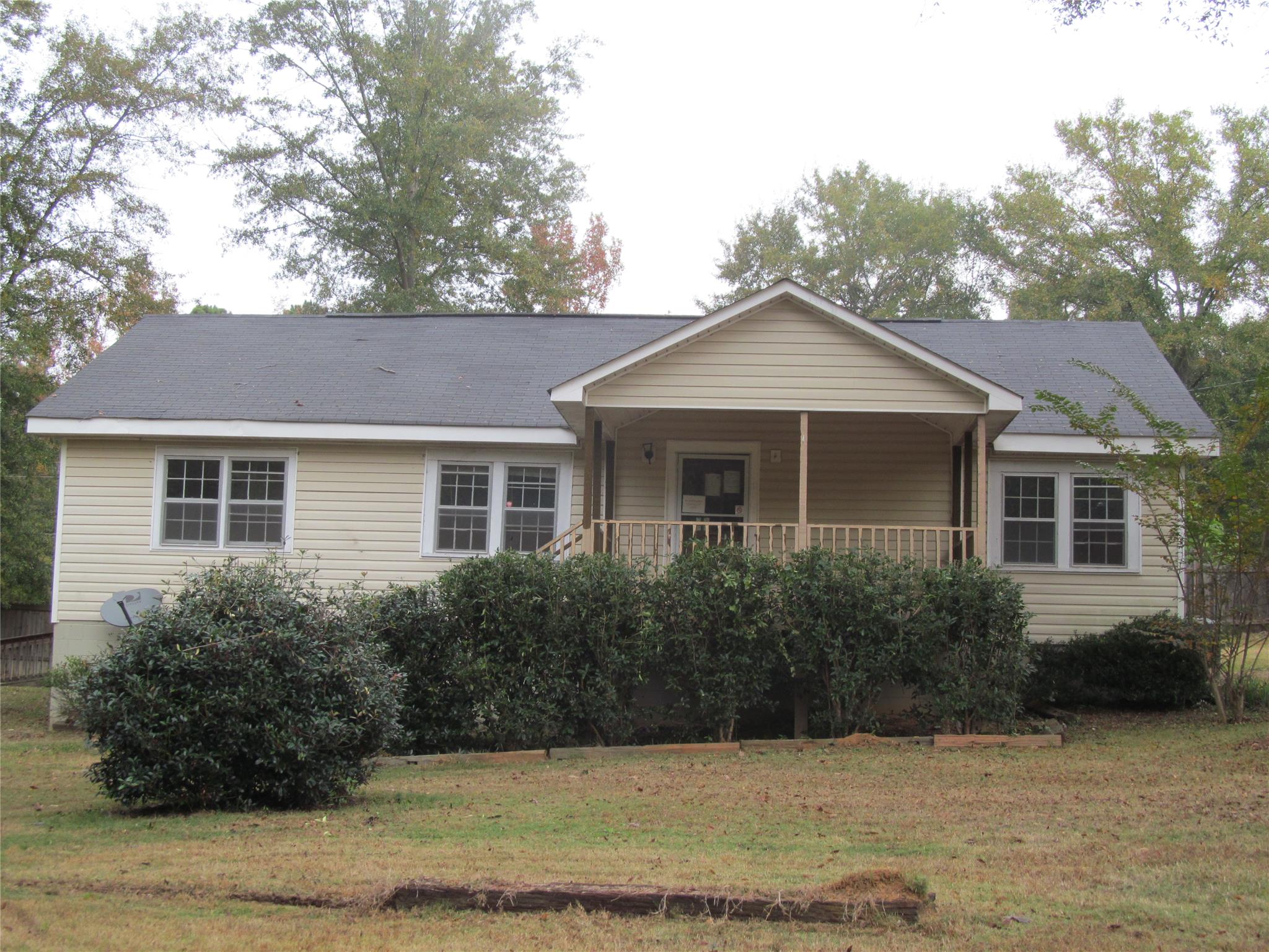 132 Old Pyne Rd, Lagrange, GA 30240 photo 1