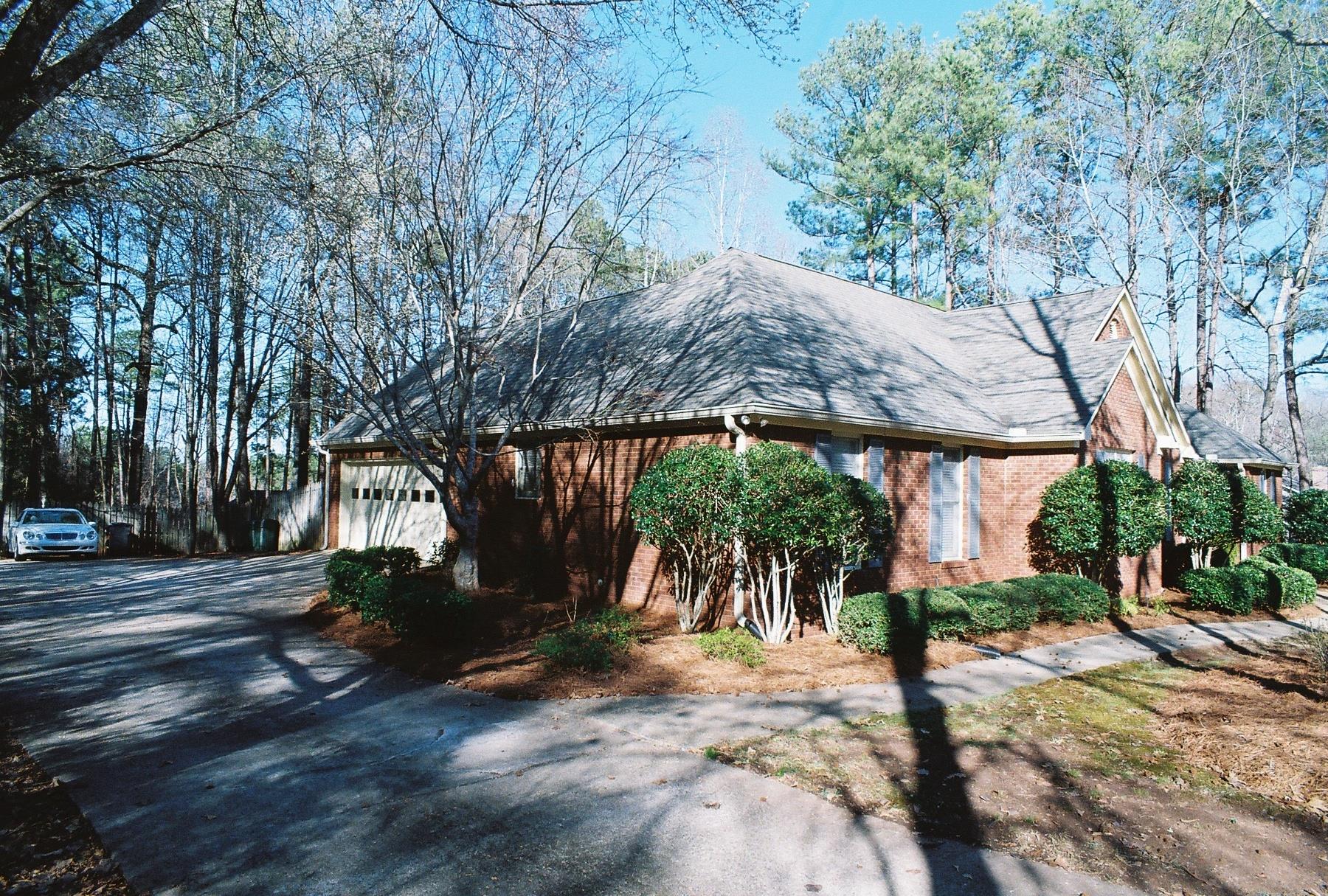203 Ashford Cir, Lagrange, GA 30240 photo 2