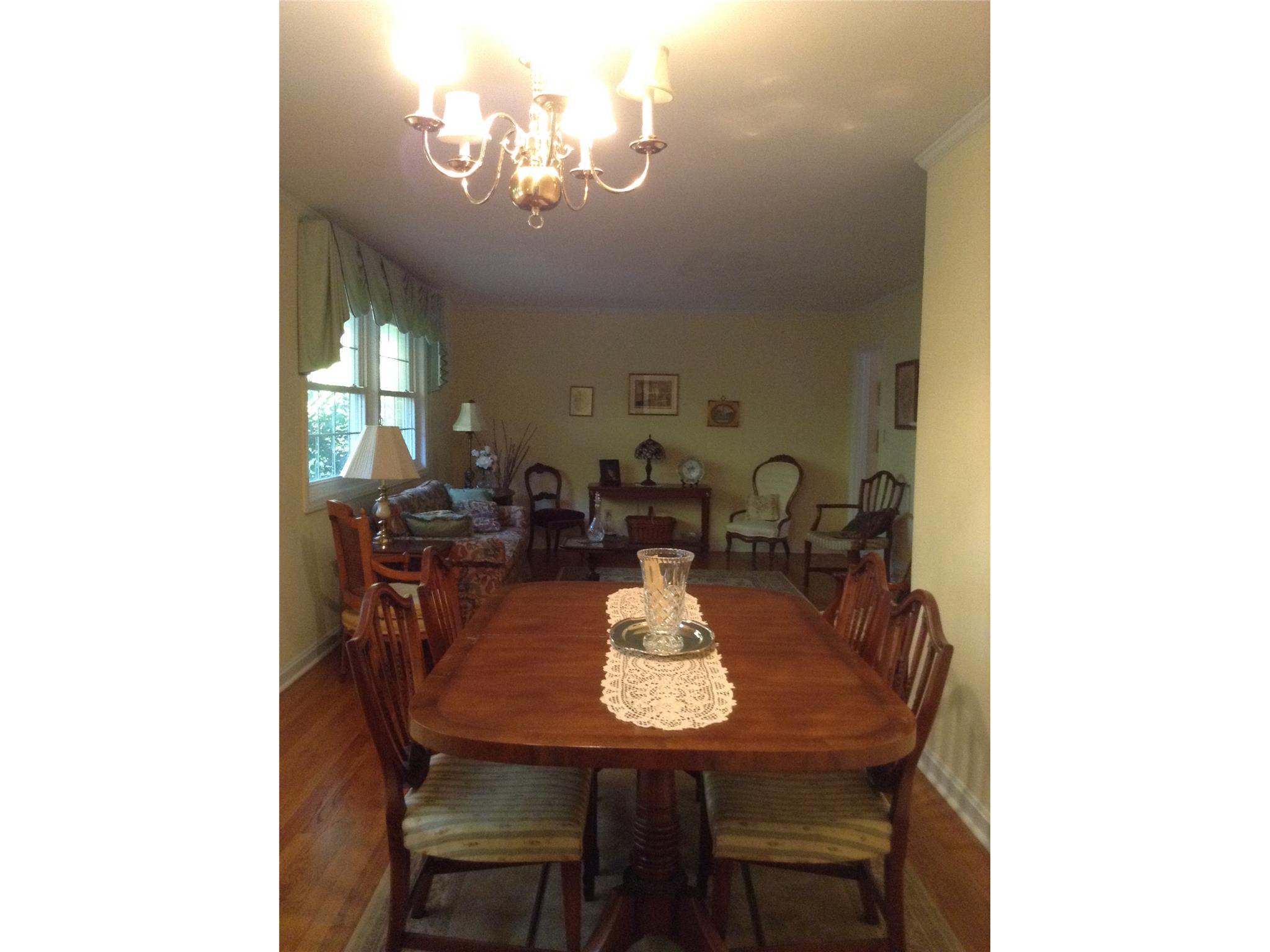 304 Crestview Dr, Monroe, GA 30655 photo 3