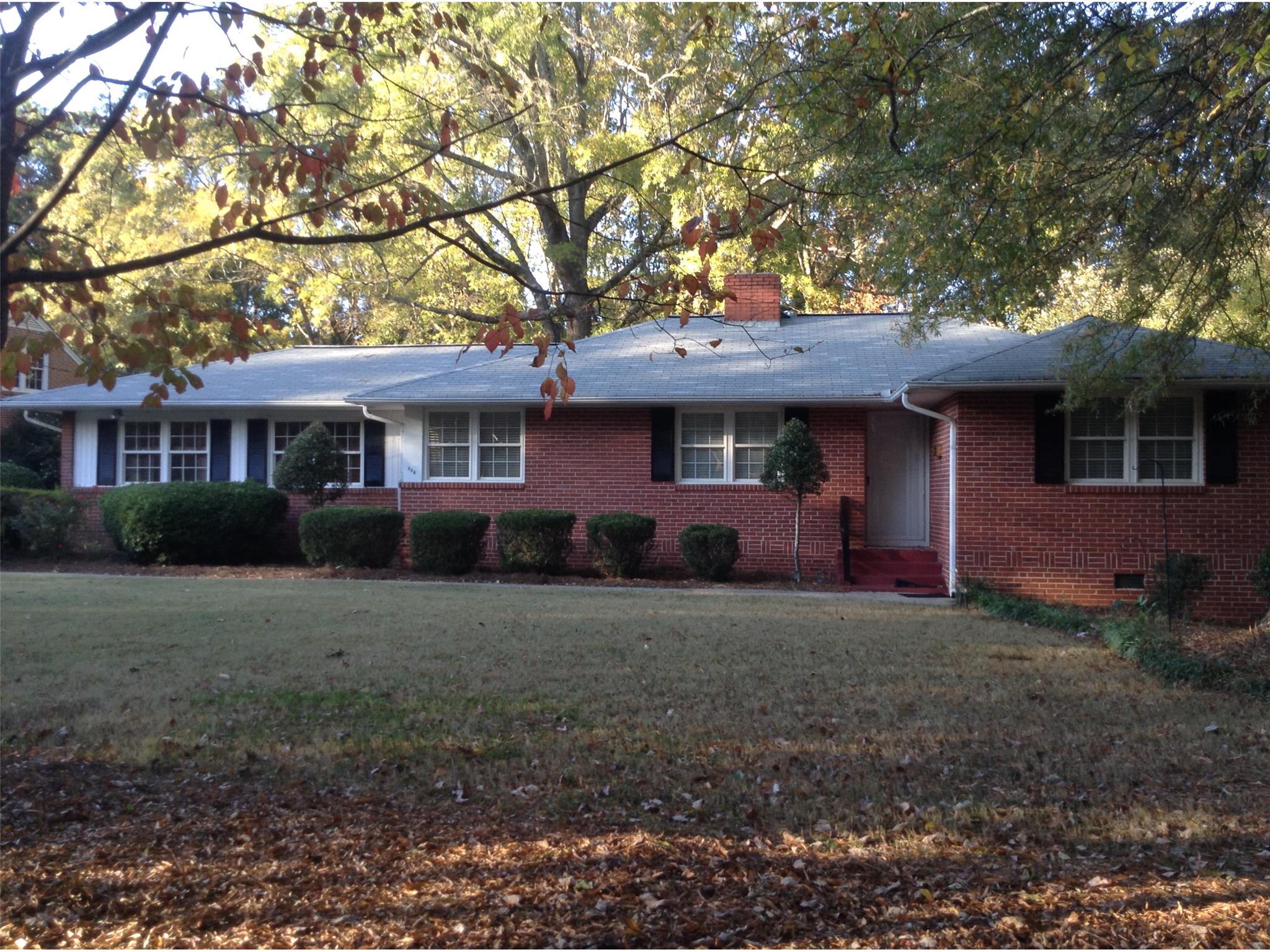 304 Crestview Dr, Monroe, GA 30655 photo 1