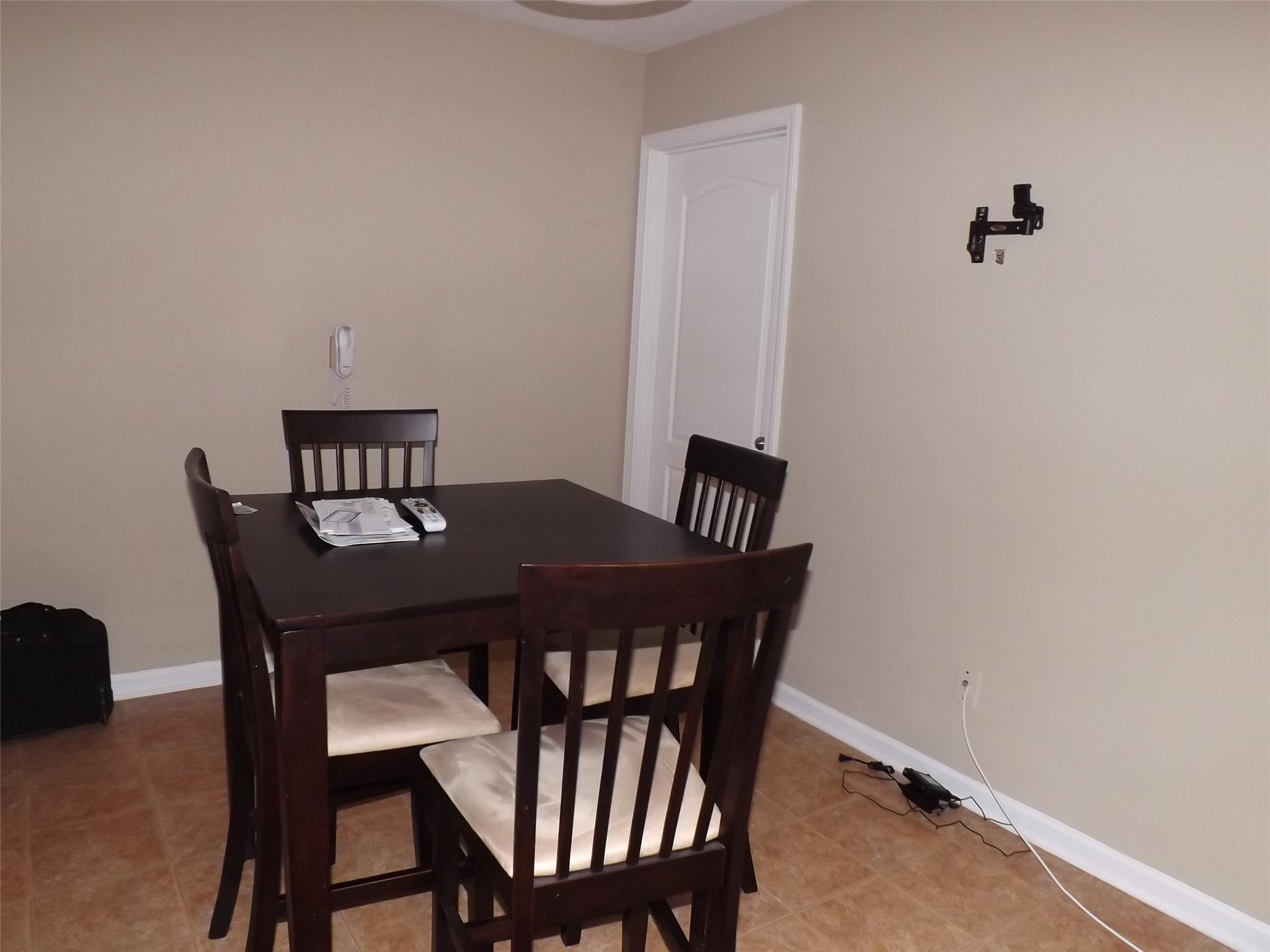 1114 Oak Hollow Ln, Hampton, GA 30228 photo 7