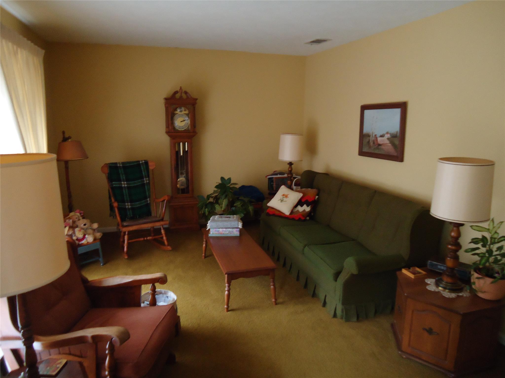 302 Valley Ct, Lagrange, GA 30241 photo 2