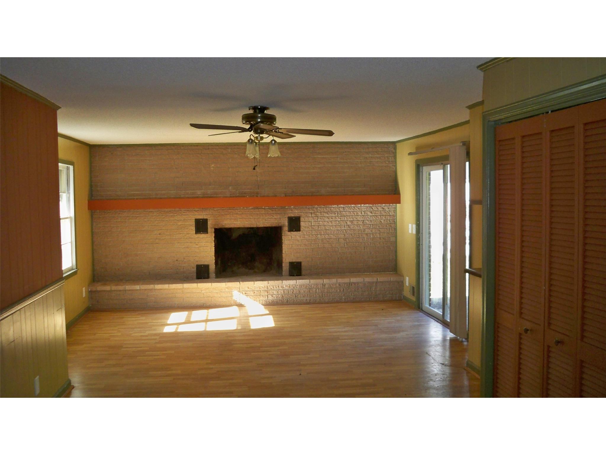 454 Skyline Dr, Toccoa, GA 30577 photo 3