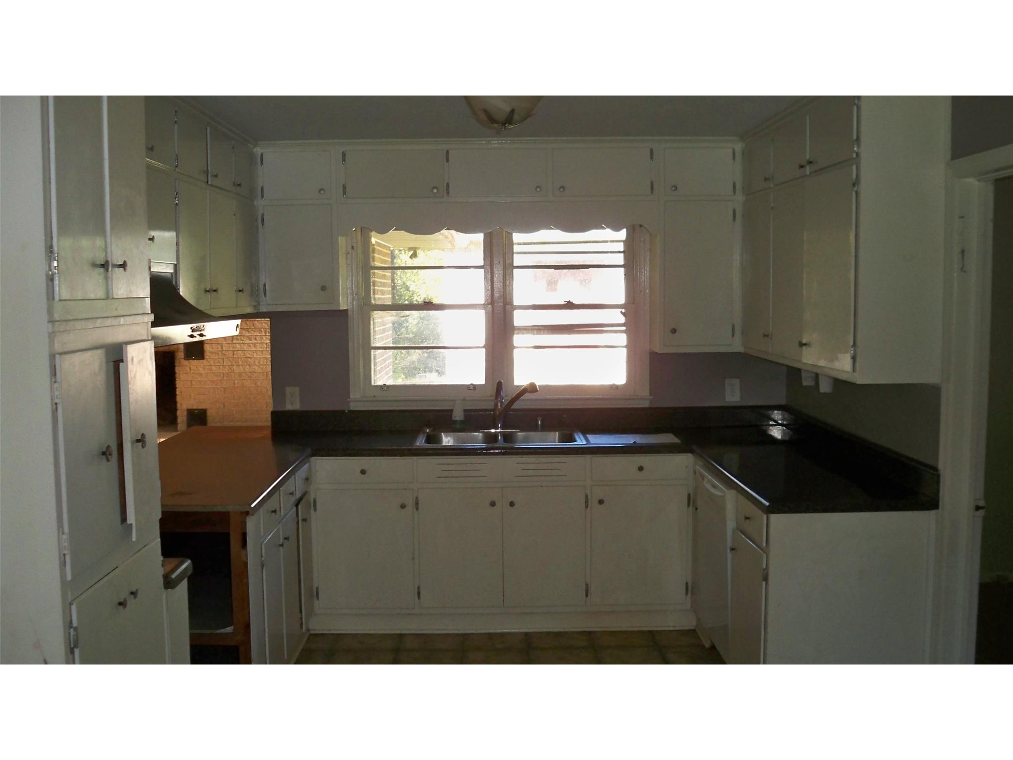 454 Skyline Dr, Toccoa, GA 30577 photo 2