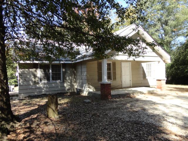 310 E 5th Ave, Winder, GA 30680 photo 4