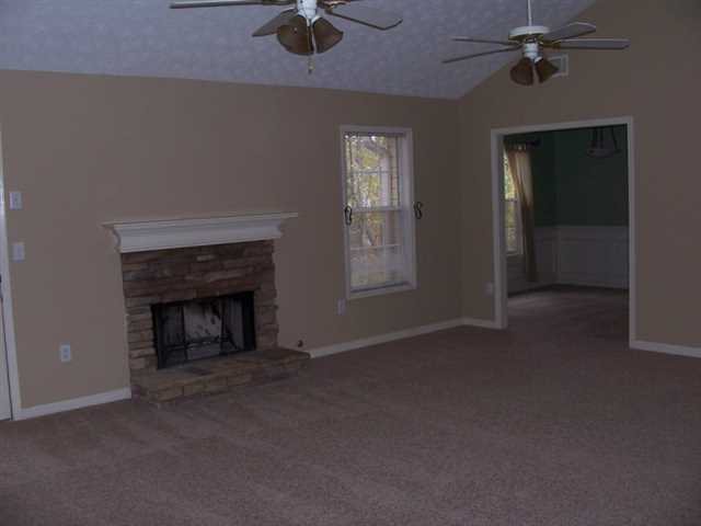 4040 Riversong Dr, Suwanee, GA 30024 photo 4