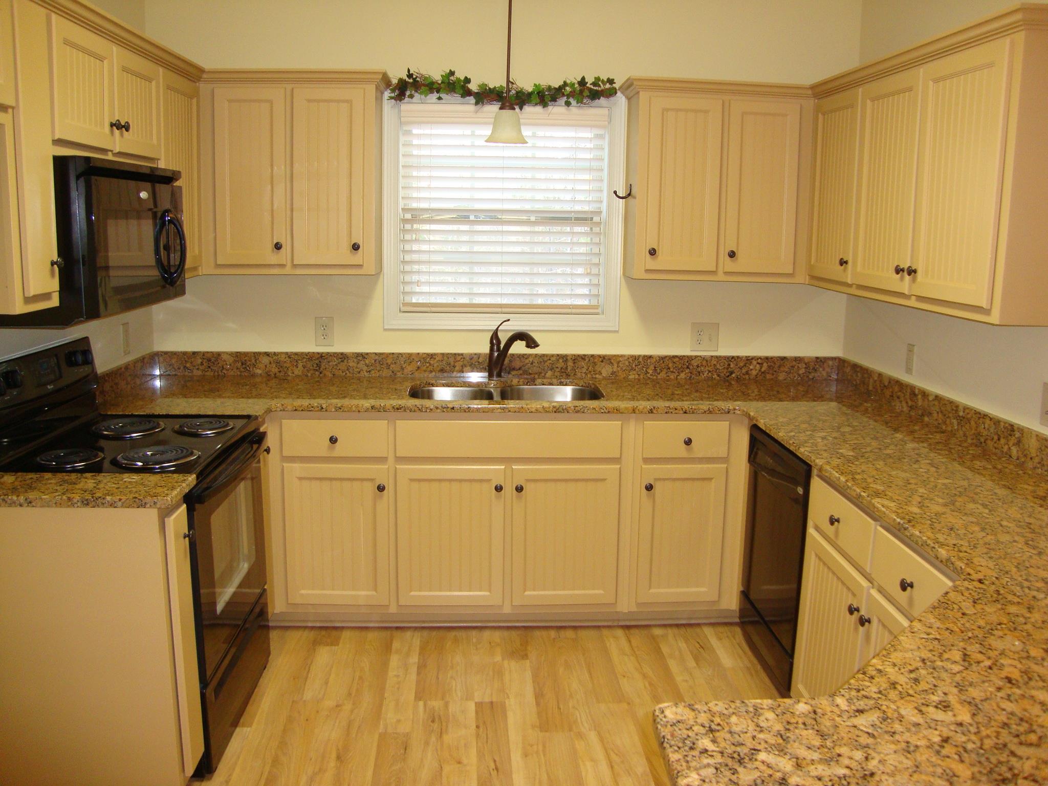108 Cedar Ridge Dr, Lagrange, GA 30241 photo 4