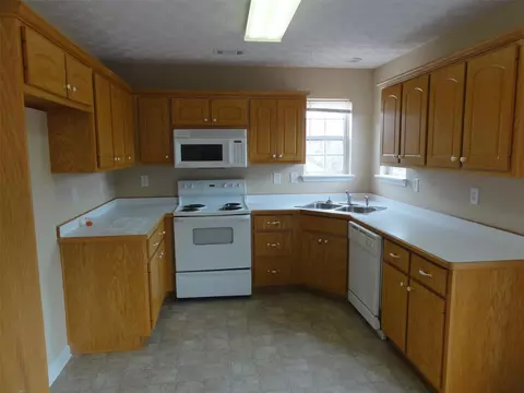 145 Hunters Trce, Covington, GA 30014 photo 3