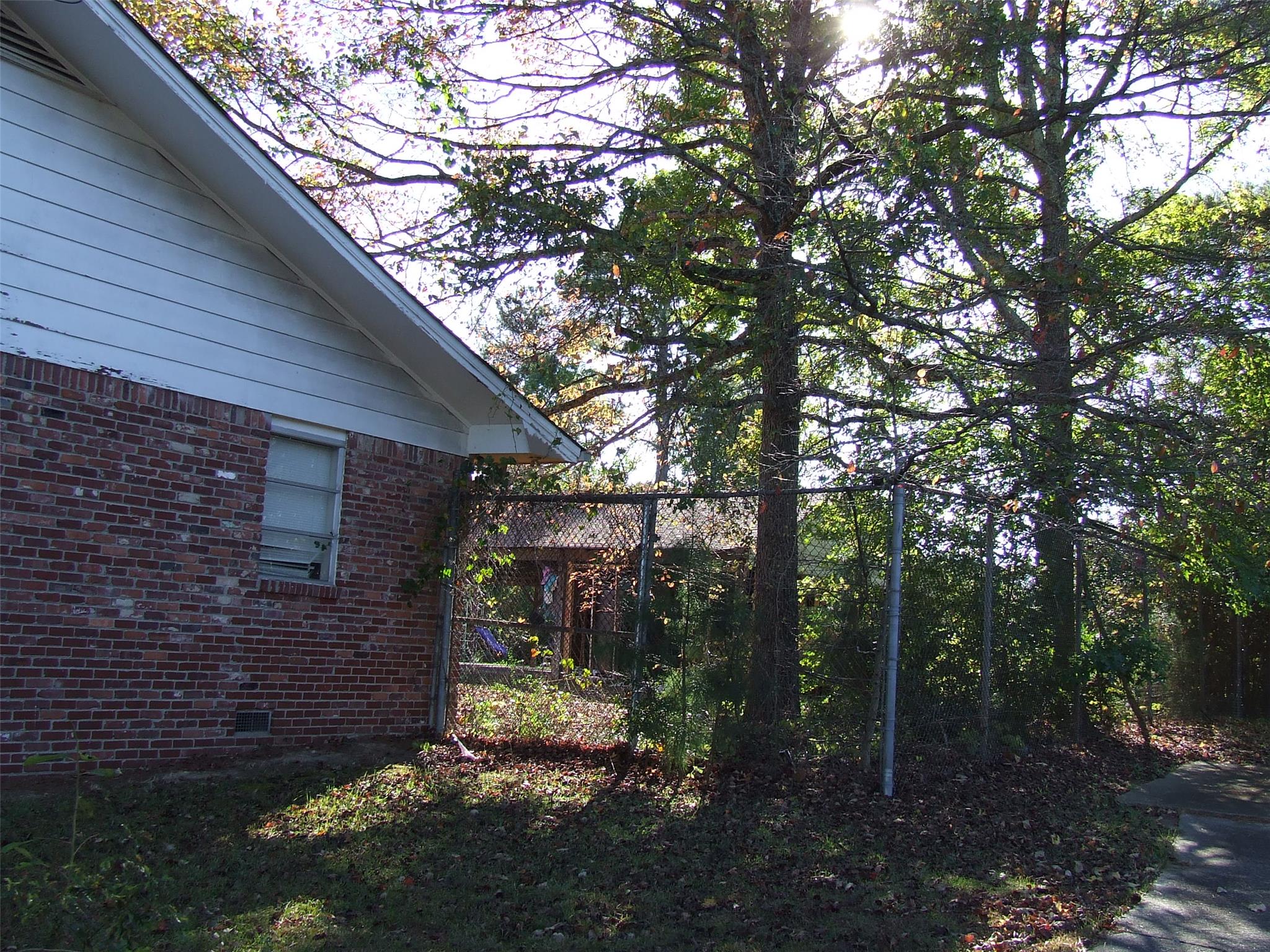 5985 Maddox Rd, Morrow, GA 30260 photo 3