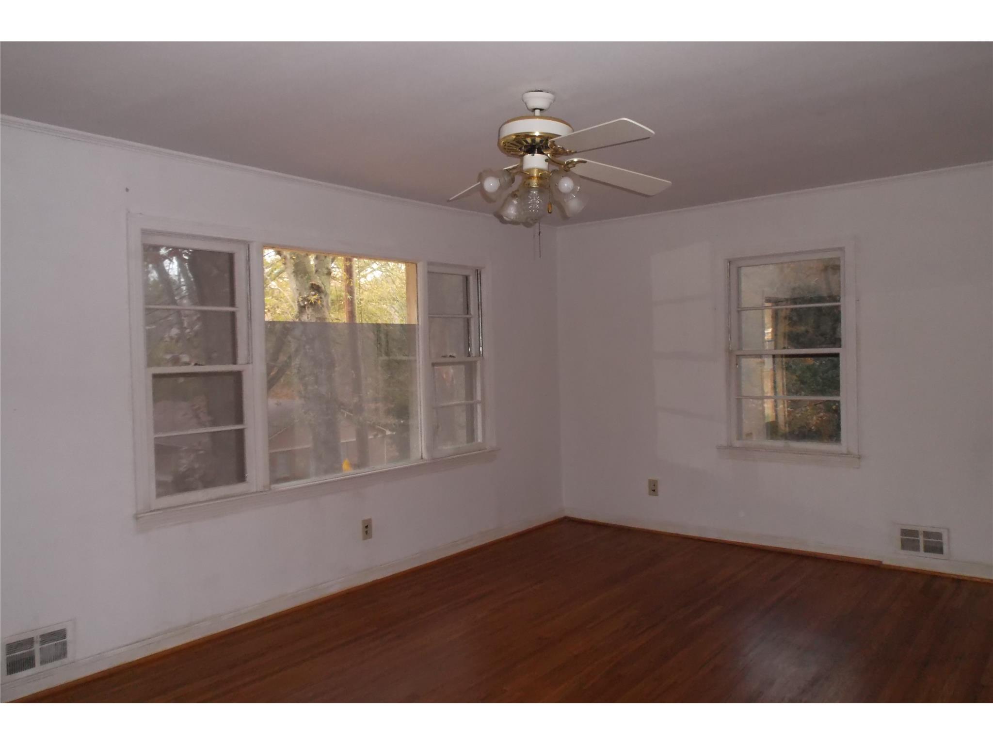 49 Hilltop Way, Toccoa, GA 30577 photo 2