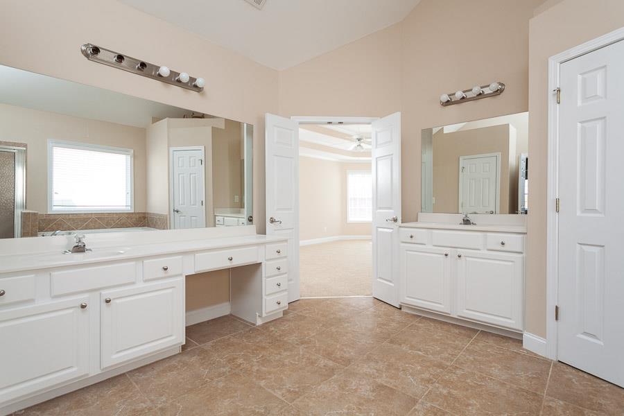 4020 Suwanee Bend Dr, Suwanee, GA 30024 photo 17