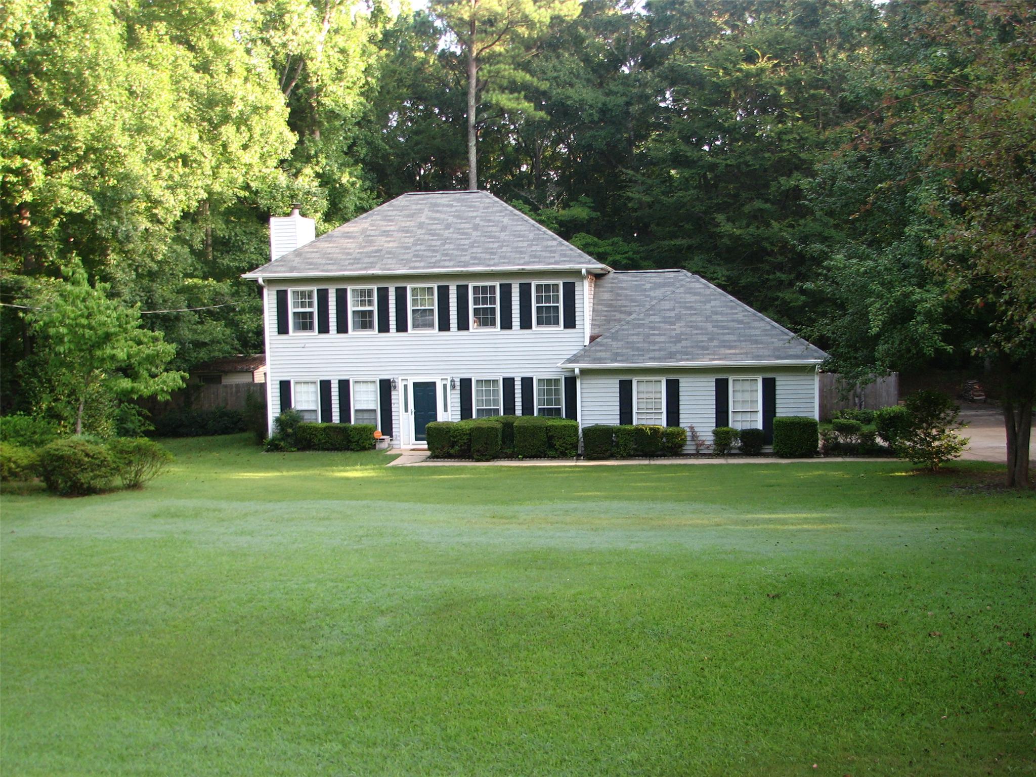 129 Hawthorne Cir, Lagrange, GA 30240 photo 1