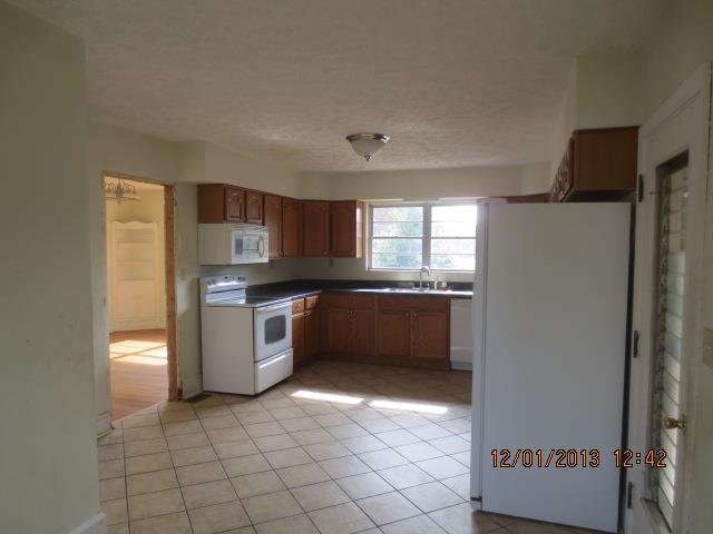 509 E Gordon St, Thomaston, GA 30286 photo 4