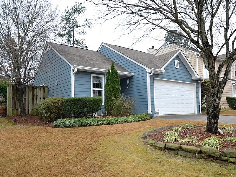 4008 Sidney Lanier Blvd, Duluth, GA 30097 photo 2