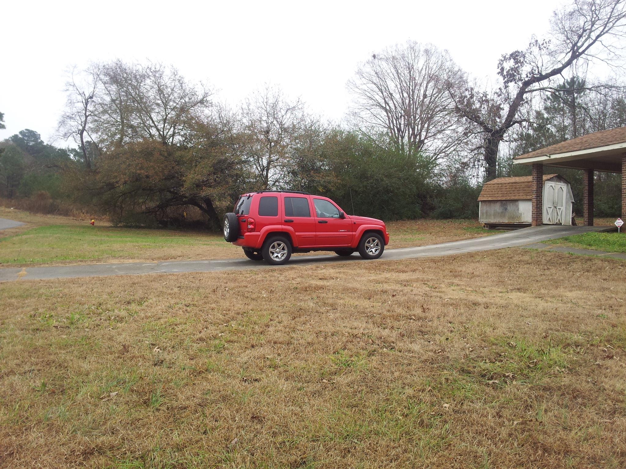 391 Meadowview Dr, Winder, GA 30680 photo 3