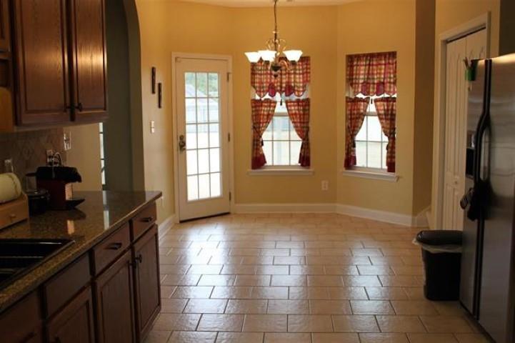 147 Dora Ln, Byron, GA 31008 photo 3