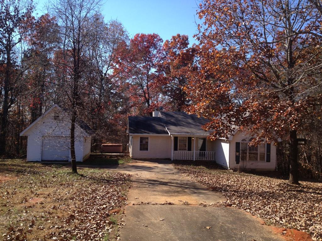 878 Crescent Dr, Toccoa, GA 30577 photo 1
