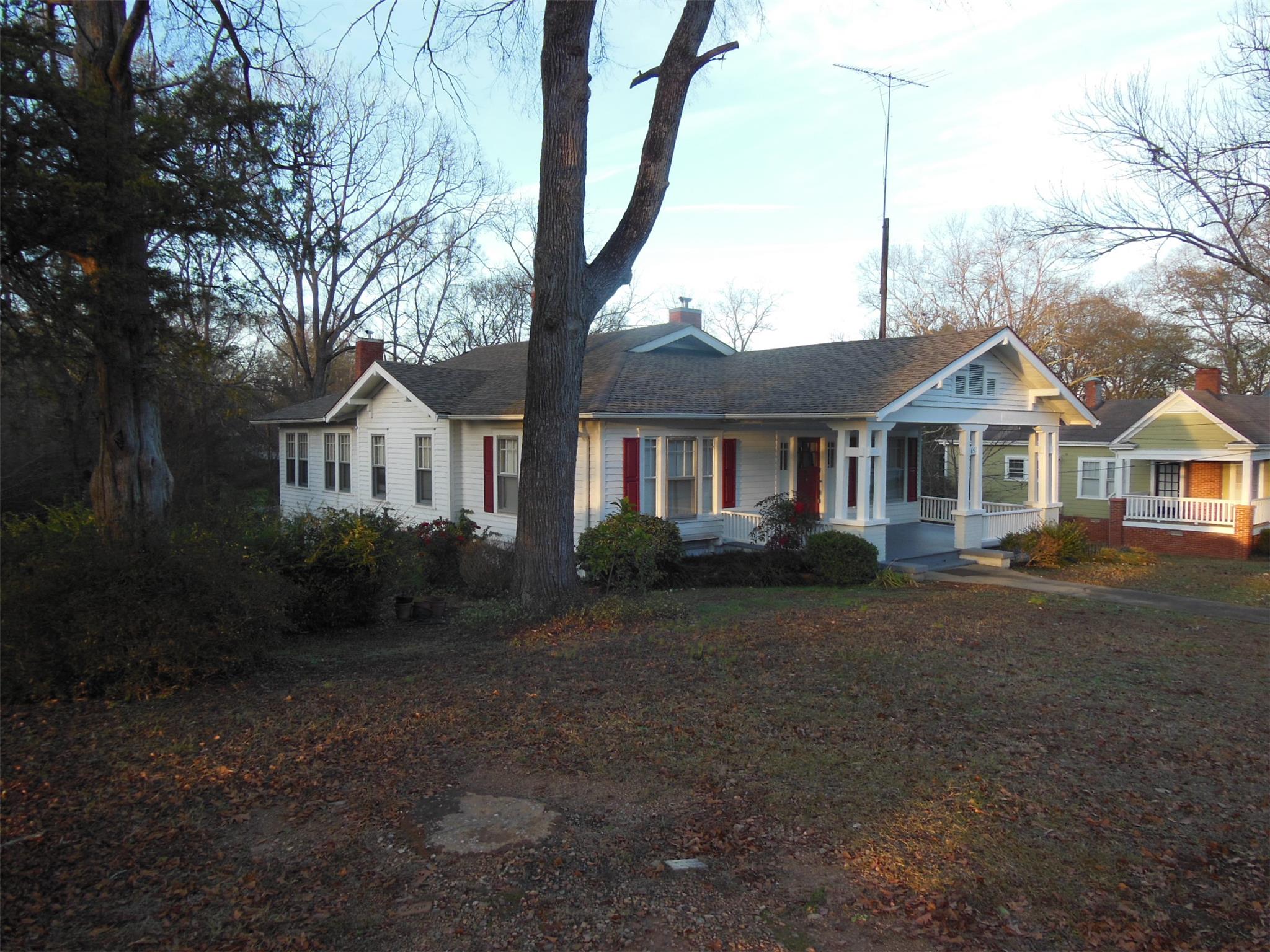 65 Rice St, Commerce, GA 30529 photo 3
