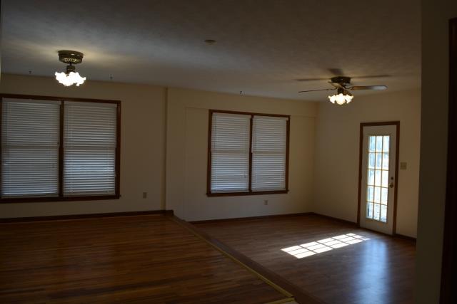 576 Hillcrest Dr, Jackson, GA 30233 photo 9
