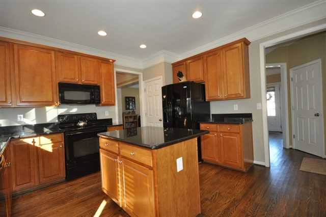 245 Hammersmith Dr, Suwanee, GA 30024 photo 9