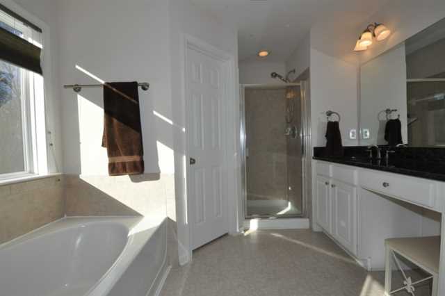 245 Hammersmith Dr, Suwanee, GA 30024 photo 15