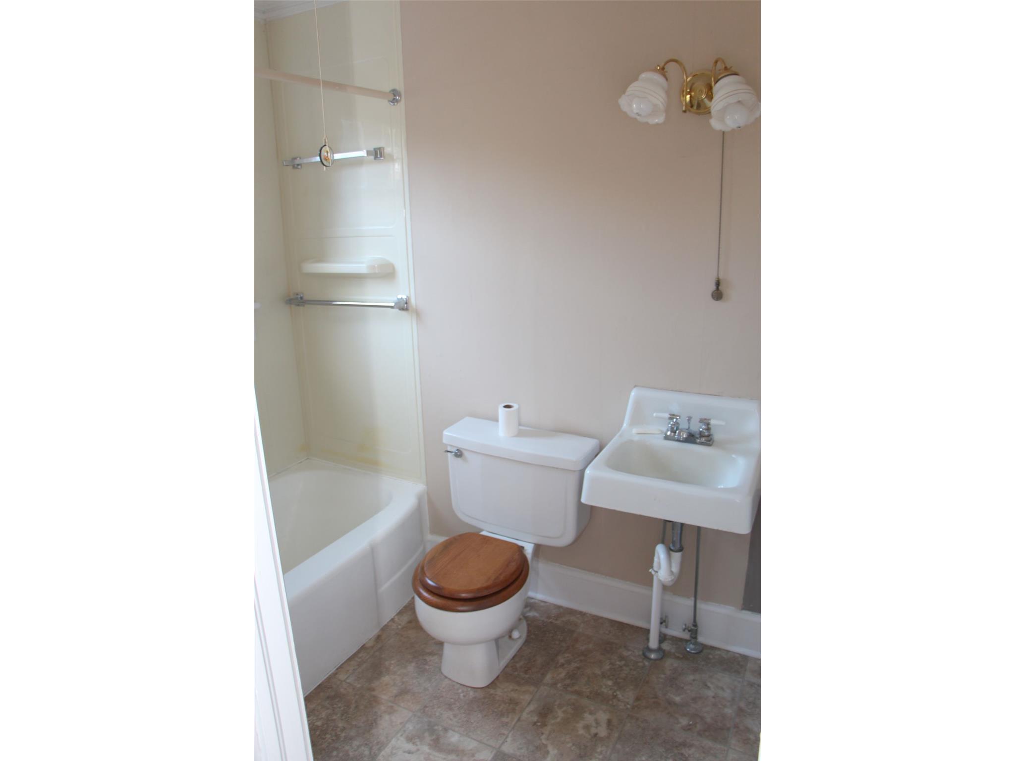 558 Chenocetah, Cornelia, GA 30531 photo 16