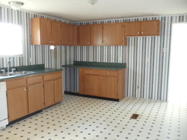 136 Beech Dr, Oglethorpe, GA 31068 photo 4