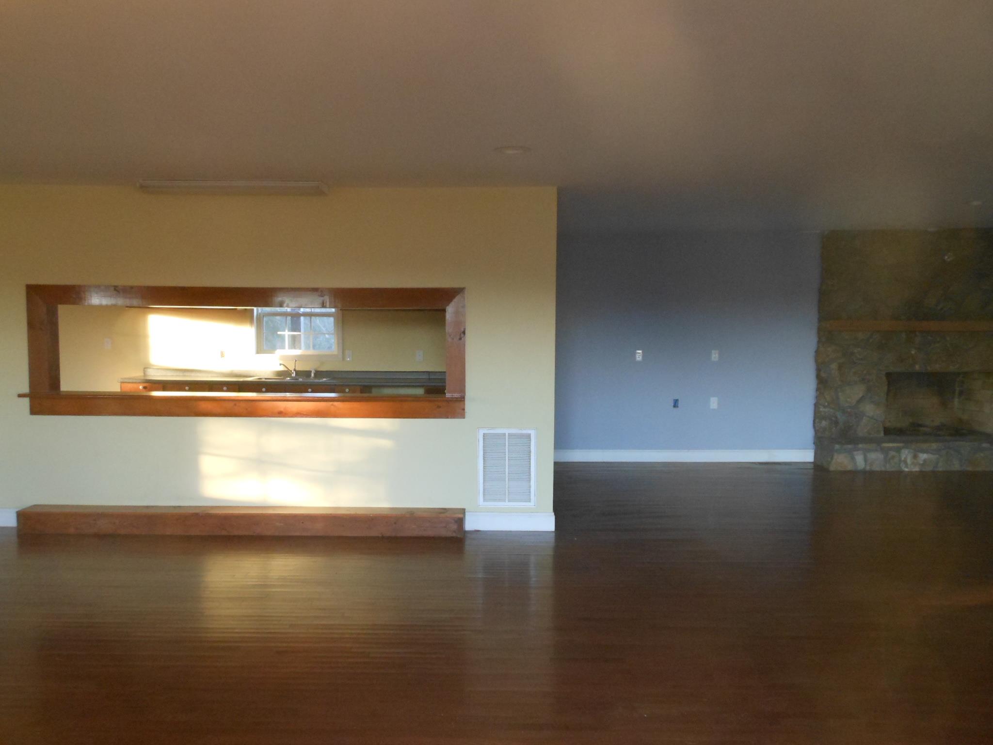237 E Silver Shoals Rd, Toccoa, GA 30577 photo 2