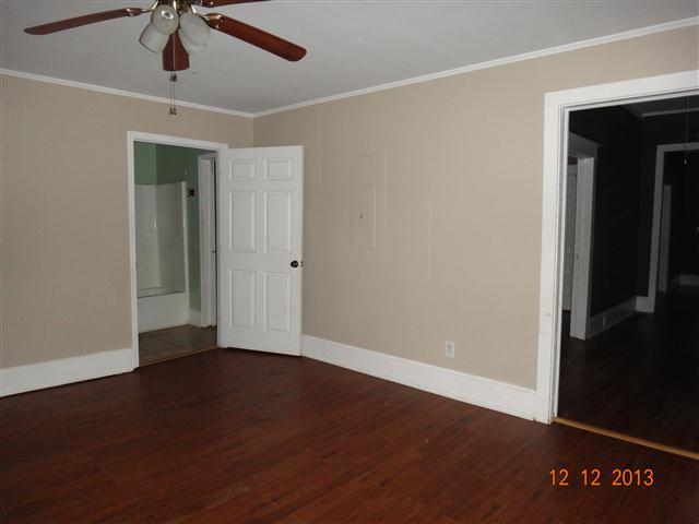310 Moye St, Barnesville, GA 30204 photo 8