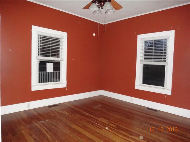 310 Moye St, Barnesville, GA 30204 photo 5