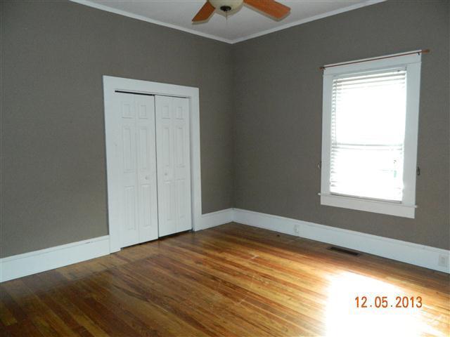 310 Moye St, Barnesville, GA 30204 photo 2