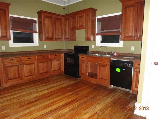 310 Moye St, Barnesville, GA 30204 photo 9