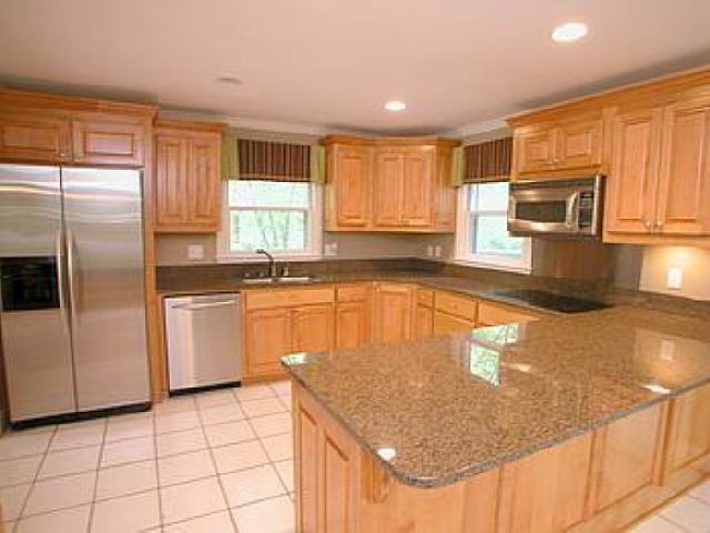 1184 Dixon Cir, Gainesville, GA 30501 photo 3