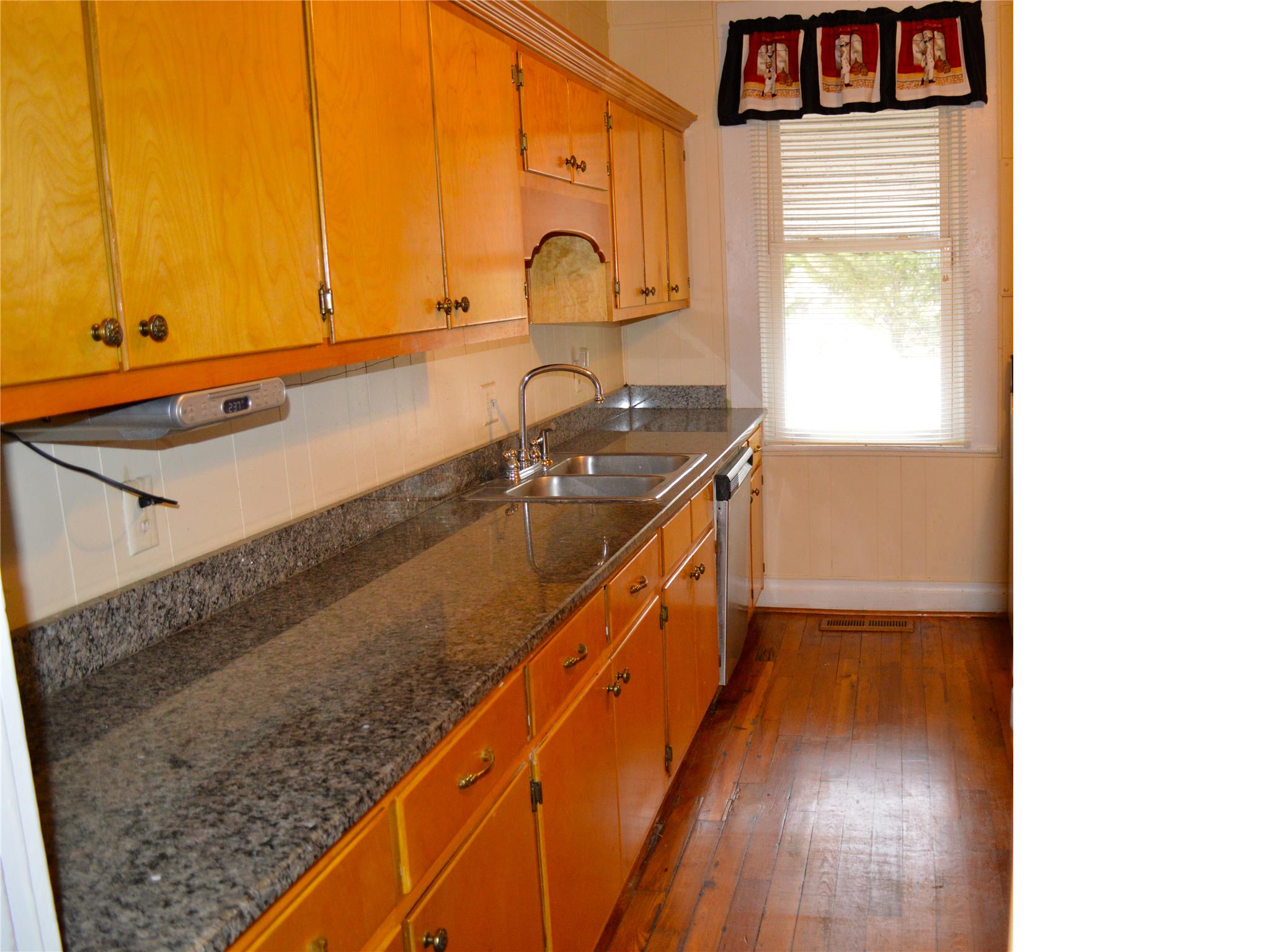 109 4th St, Monroe, GA 30655 photo 4