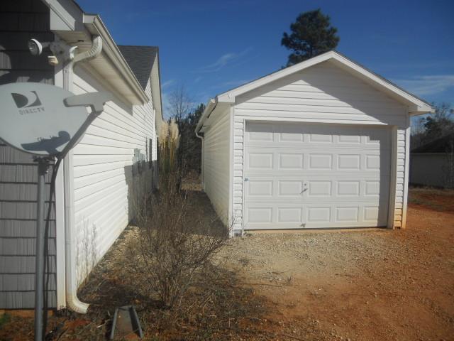 105 Richmond Dr, Lagrange, GA 30240 photo 2