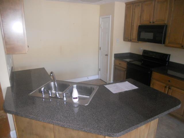 105 Richmond Dr, Lagrange, GA 30240 photo 6