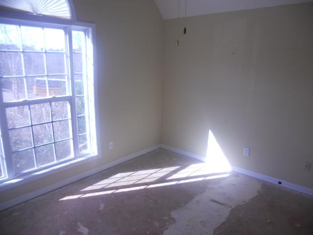 105 Richmond Dr, Lagrange, GA 30240 photo 9
