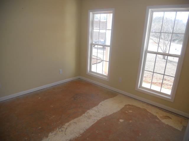 105 Richmond Dr, Lagrange, GA 30240 photo 8