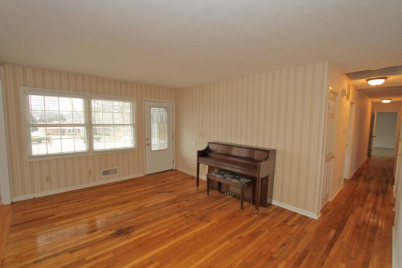 4188 Suzanne Ln, Duluth, GA 30096 photo 2