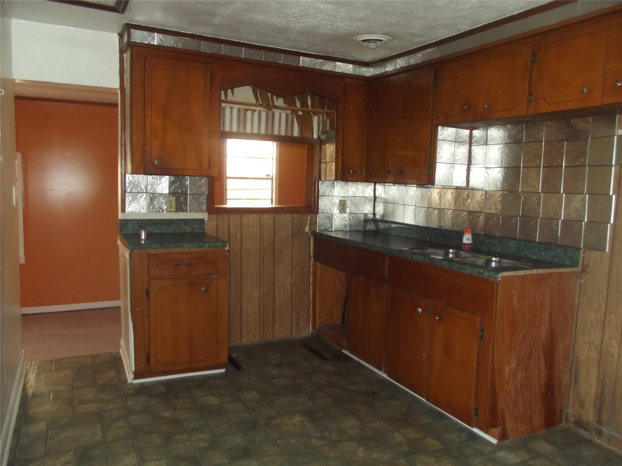 219 Grady St, Lagrange, GA 30240 photo 2