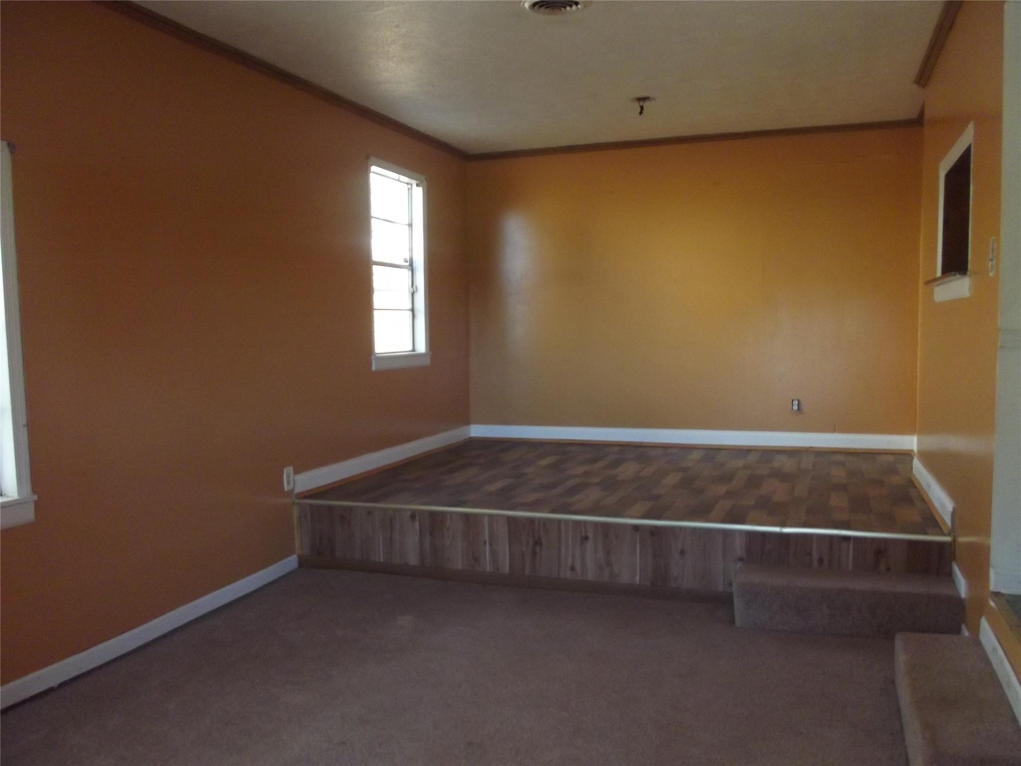 219 Grady St, Lagrange, GA 30240 photo 3