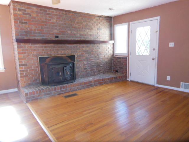 48 Glencrest Dr, Toccoa, GA 30577 photo 2