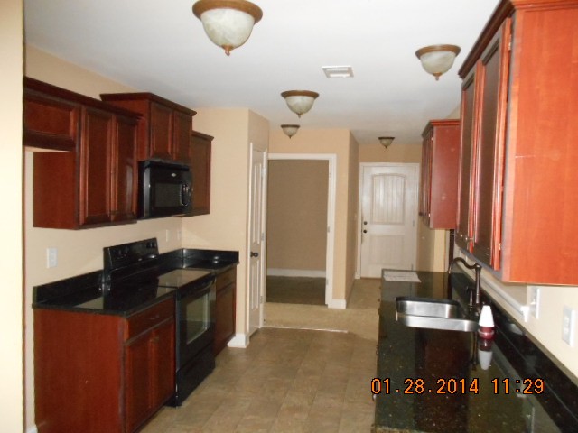 200 Rosecliff Dr, Cornelia, GA 30531 photo 2