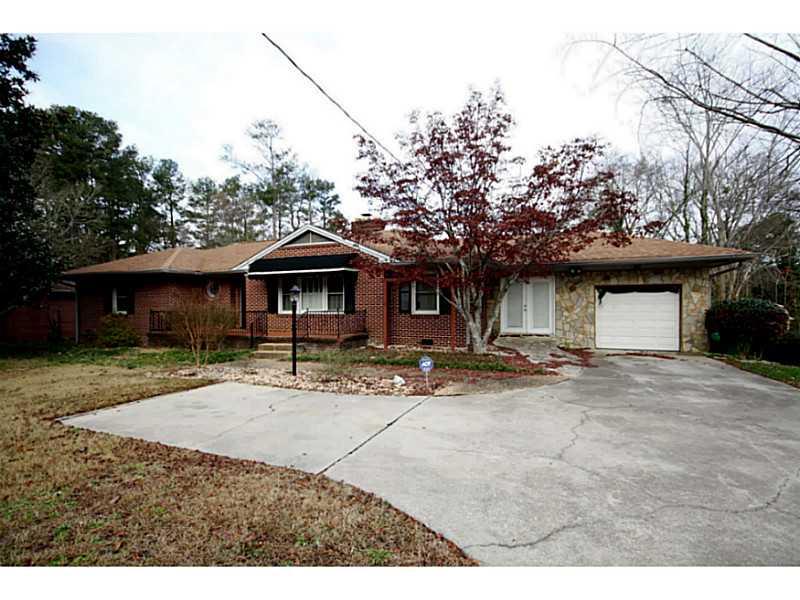 376 Third Ave, Winder, GA 30680 photo 3